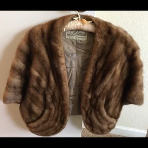 Beautiful vintage high end mink stole i